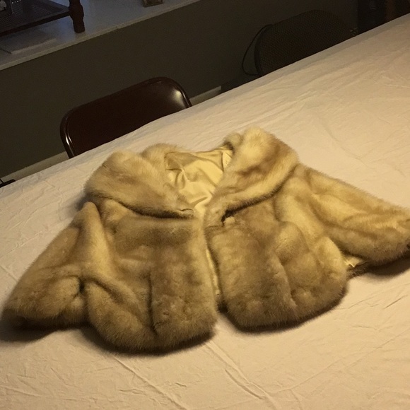 Custom Fur Stole - Picture 1 of 13